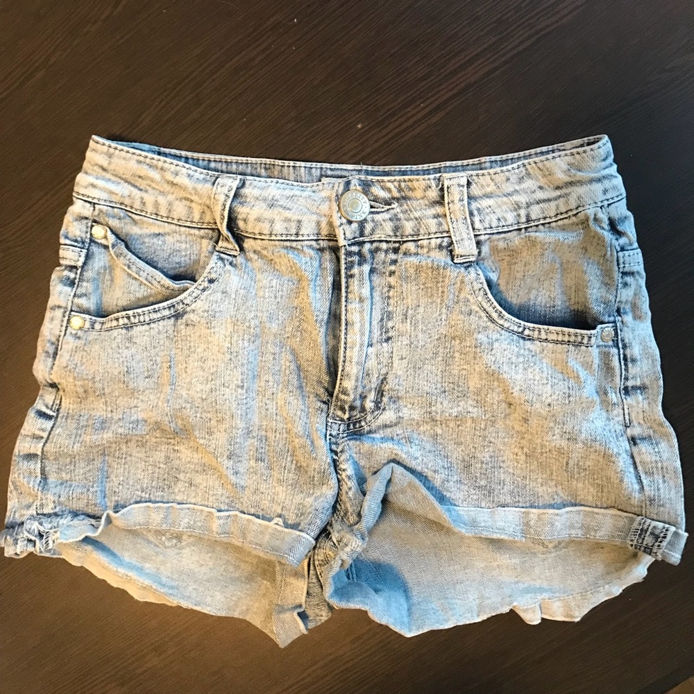 Celebrity pink denim shorts